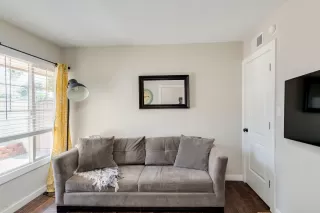 Photo #5: 6068588 Listing 