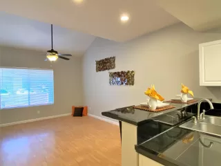 Photo #3: 6068803 Listing 