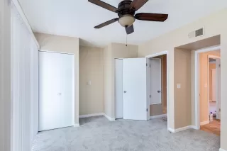 Photo #6: 6068918 Listing