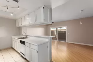 Photo #3: 6069333 Listing