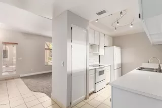 Photo #4: 6069333 Listing