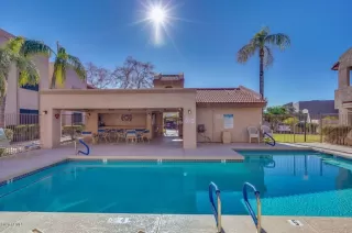 Photo #5: 6069688 Listing