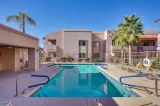 Photo #6: 6069688 Listing