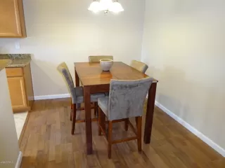 Photo #5: 6069728 Listing