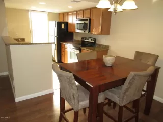 Photo #6: 6069728 Listing