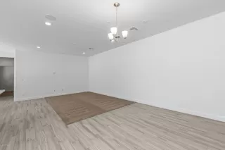 Photo #5: 6069745 Listing