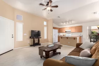 Photo #5: 6069873 Listing