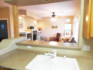 Photo #6: 6070081 Listing