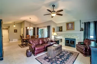 Photo #3: 6070172 Listing