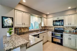 Photo #5: 6070172 Listing