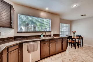 Photo #5: 6070233 Listing