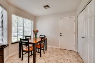 Photo #6: 6070233 Listing