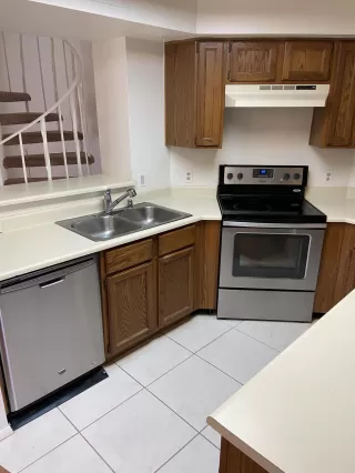 Photo #6: 6070394 Listing