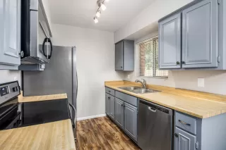 Photo #6: 6070481 Listing