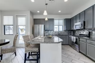 Photo #5: 6070586 Listing 