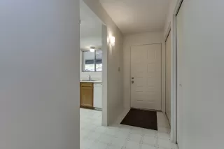 Photo #4: 6070686 Listing