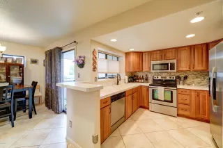 Photo #5: 6070846 Listing