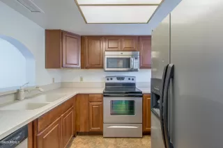 Photo #6: 6070952 Listing