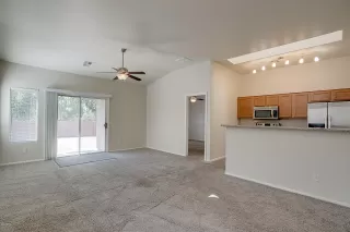 Photo #4: 6071098 Listing