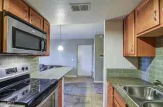 Photo #2: 6071200 Listing 