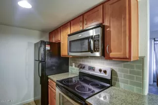 Photo #3: 6071200 Listing 