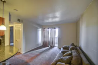 Photo #5: 6071200 Listing 