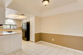 Photo #6: 6071440 Listing