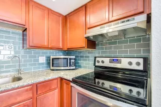 Photo #1: 6071696 Listing