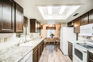 Photo #3: 6071923 Listing