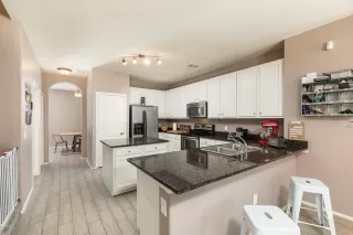 Photo #2: 6072040 Listing 