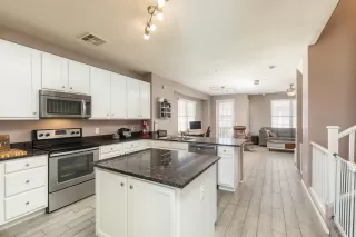 Photo #3: 6072040 Listing 