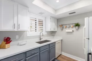 Photo #5: 6072067 Listing 