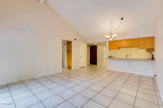 Photo #5: 6072460 Listing