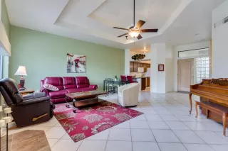 Photo #5: 6072934 Listing