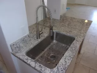 Photo #4: 6073158 Listing