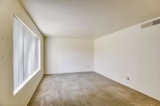 Photo #6: 6073966 Listing