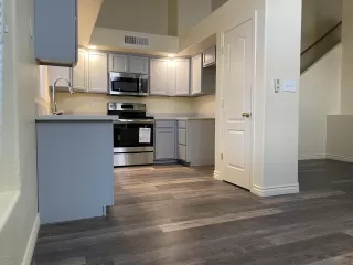 Photo #6: 6074392 Listing