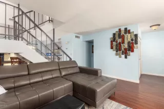 Photo #6: 6074879 Listing