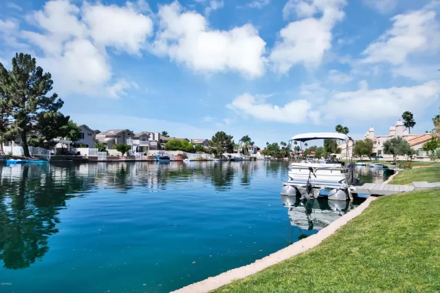 MLS: 6075085 Condo For Sale