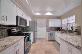 Photo #3: 6075085 Listing