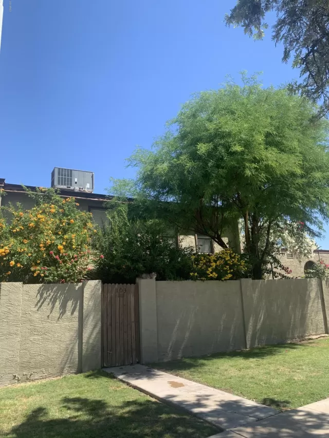 MLS: 6075086 Condo For Sale