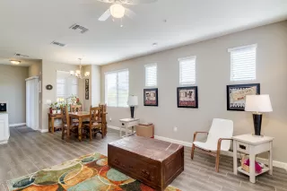 Photo #4: 6075395 Listing