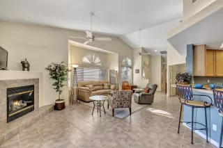 Photo #5: 6075560 Listing