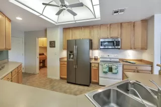 Photo #6: 6075560 Listing