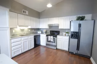 Photo #5: 6075592 Listing