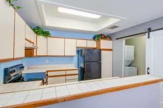 Photo #4: 6075628 Listing