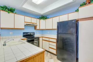 Photo #5: 6075628 Listing