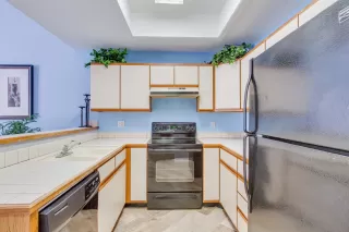 Photo #6: 6075628 Listing