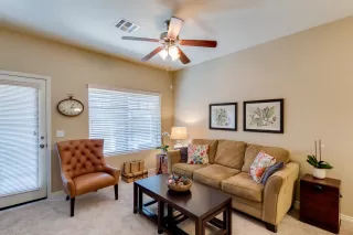 Photo #2: 6075648 Listing 