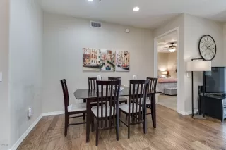 Photo #6: 6075707 Listing